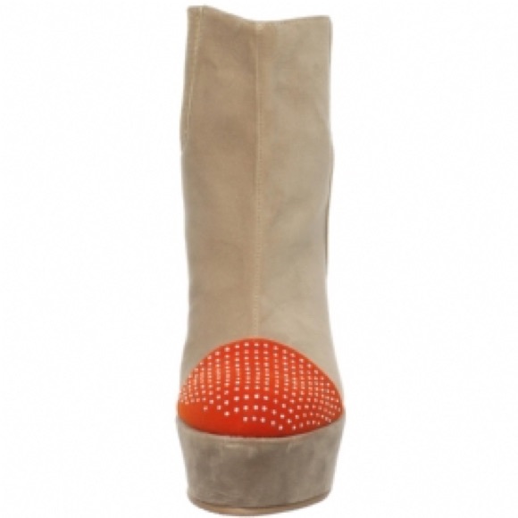 Ed Hardy Studded Platform Booties Tan Orange NEW - Picture 4 of 7